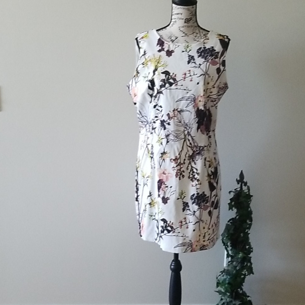 Beautiful summer fully lined sheath dress